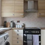 3 Bed Home Private Parking Bham City Centre Contractors Families Students