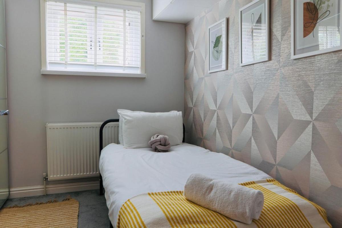 3 Bed Private Parking Bham Centre Contractors Families Students Holiday home